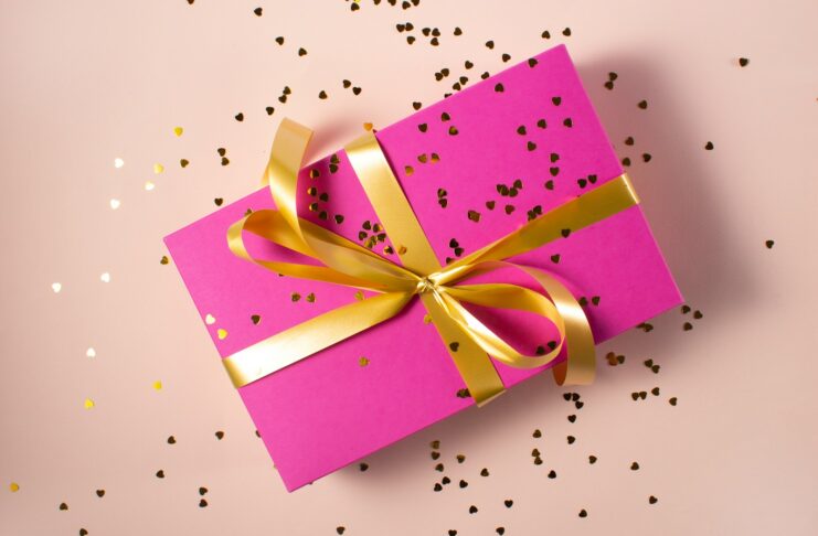 A wrapped gift card.